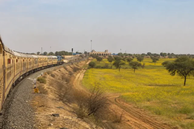 24 सितंबर तक रींगस होकर चलेगी रुणिचा एक्सप्रेस, खाटू यात्रियों को सीधी ट्रेन